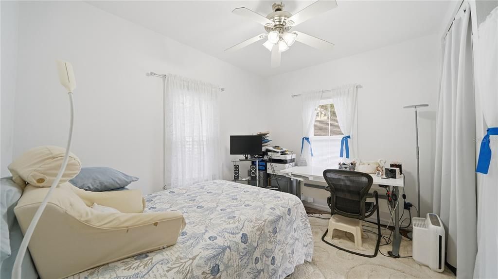 For Sale: $394,900 (2 beds, 1 baths, 880 Square Feet)