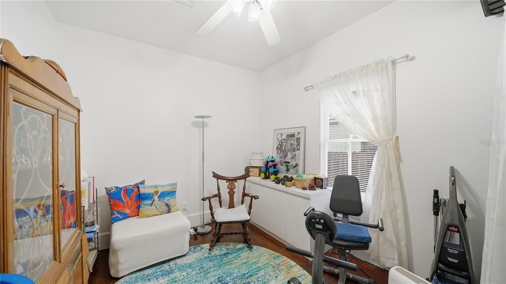 For Sale: $394,900 (2 beds, 1 baths, 880 Square Feet)