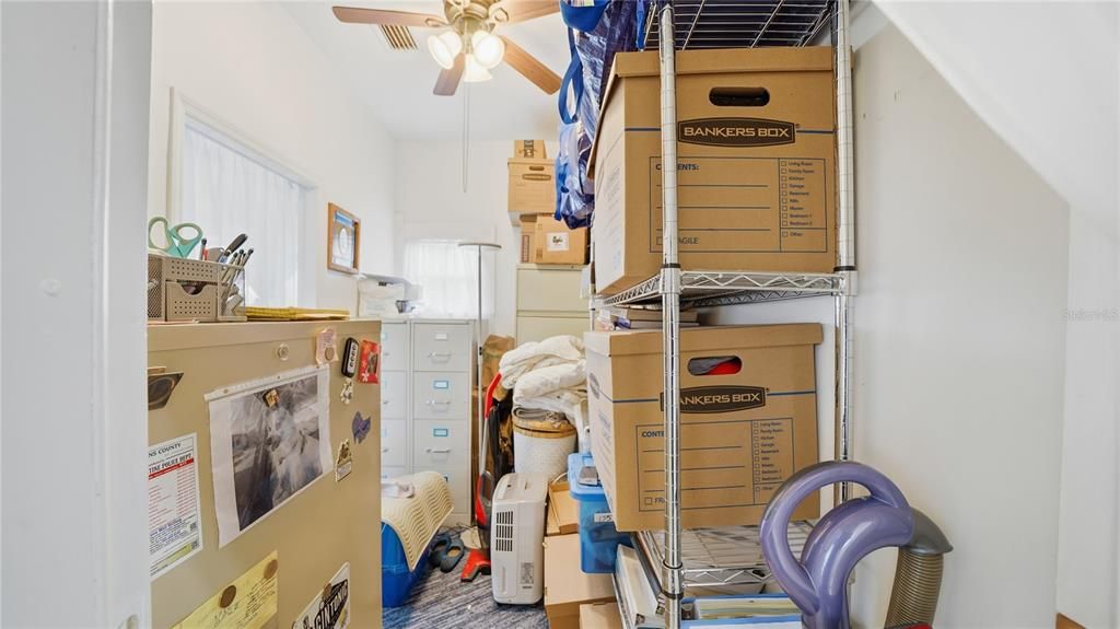 For Sale: $394,900 (2 beds, 1 baths, 880 Square Feet)