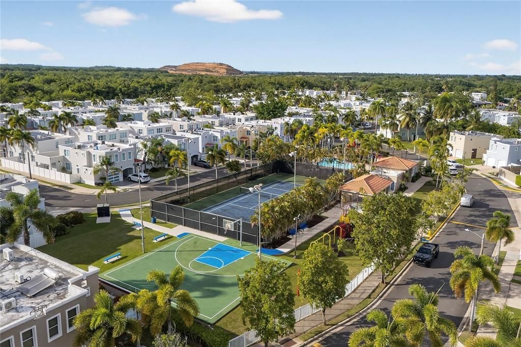 For Sale: $435,000 (4 beds, 2 baths, 1929 Square Feet)