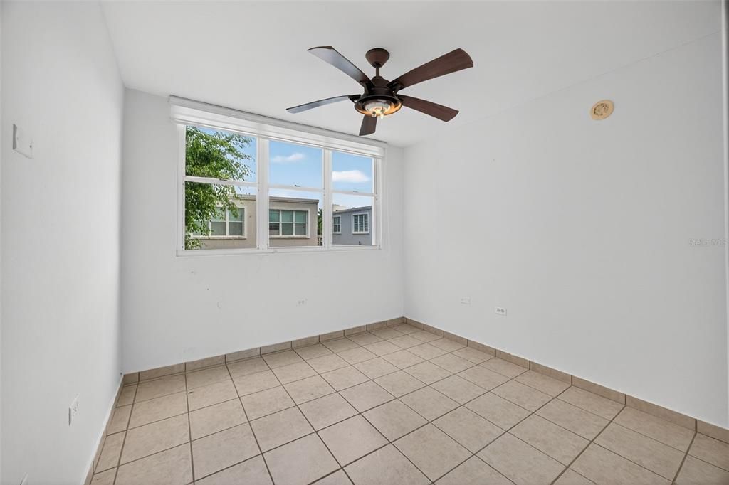 For Sale: $435,000 (4 beds, 2 baths, 1929 Square Feet)