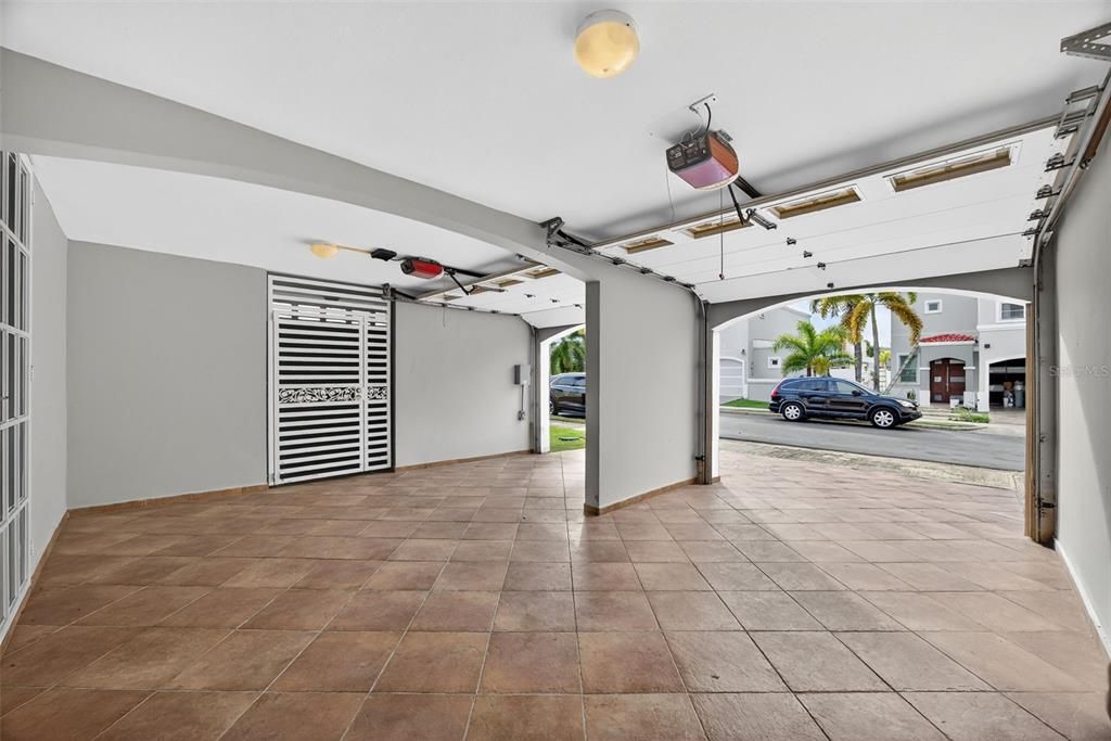 For Sale: $435,000 (4 beds, 2 baths, 1929 Square Feet)