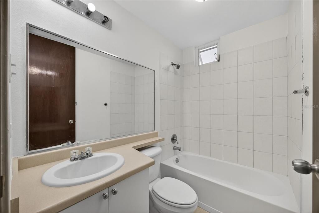 For Sale: $435,000 (4 beds, 2 baths, 1929 Square Feet)