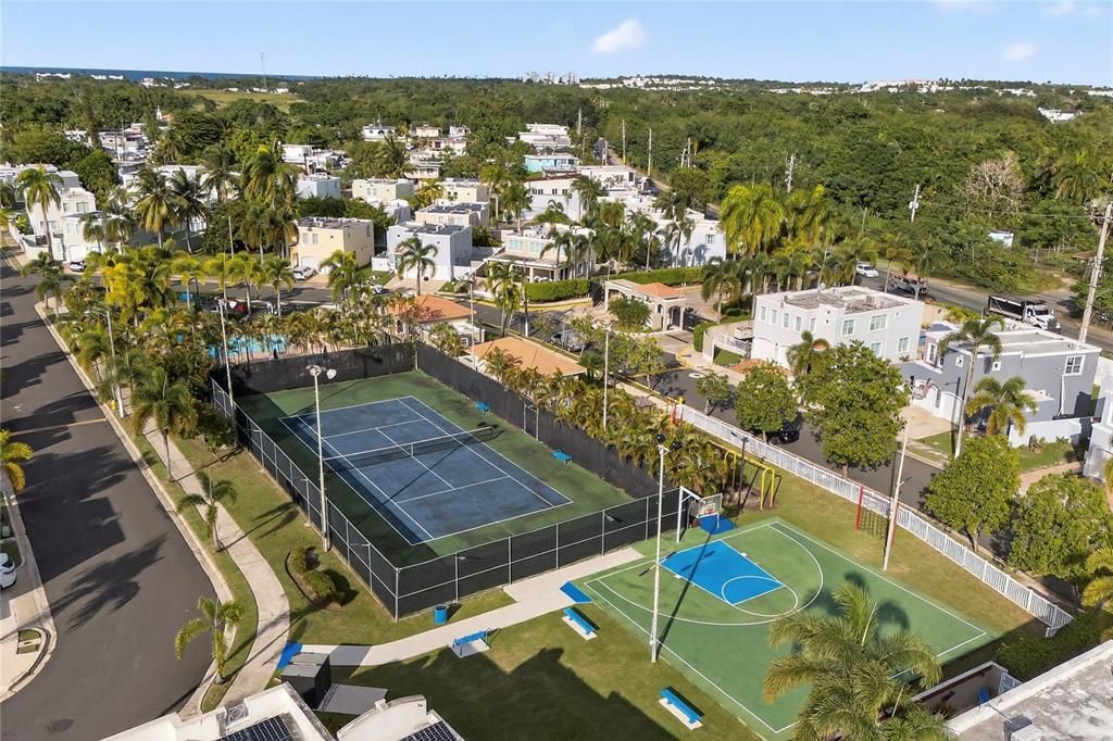 For Sale: $435,000 (4 beds, 2 baths, 1929 Square Feet)