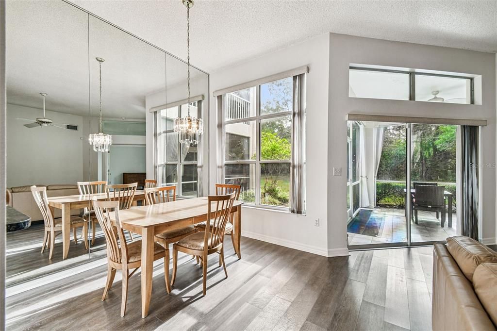 For Sale: $325,000 (2 beds, 2 baths, 1237 Square Feet)