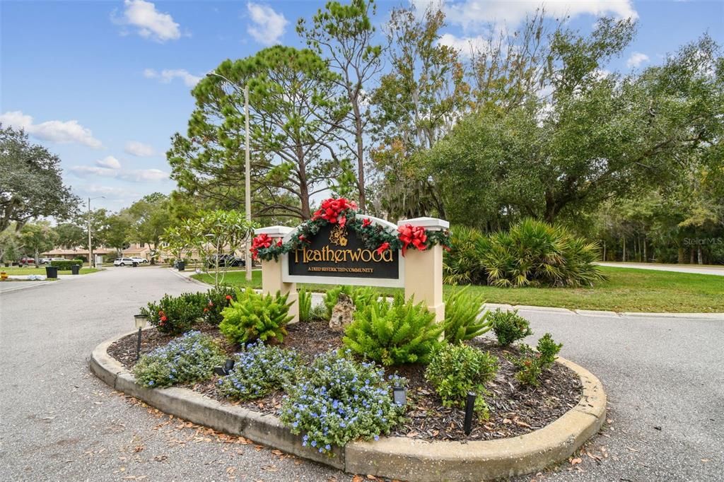 For Sale: $325,000 (2 beds, 2 baths, 1237 Square Feet)