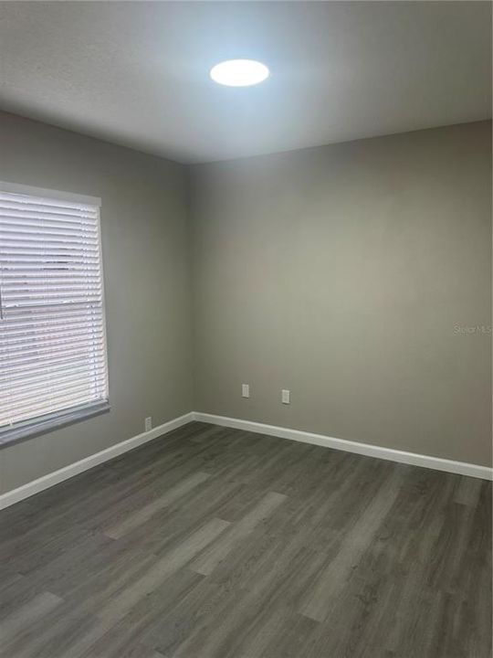 For Sale: $549,999 (6 beds, 4 baths, 2112 Square Feet)