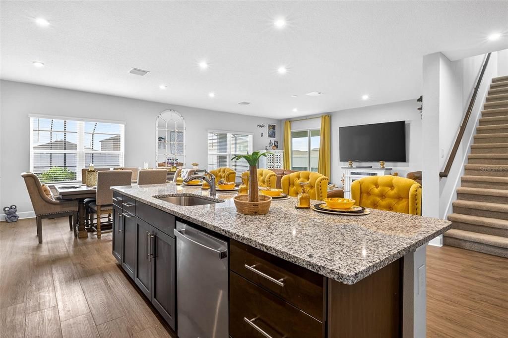 En Venta: $643,000 (5 camas, 4 baños, 3021 Pies cuadrados)