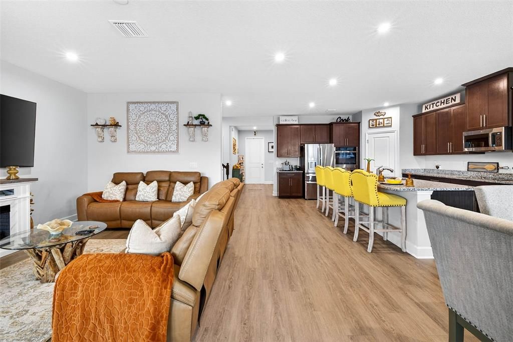 En Venta: $643,000 (5 camas, 4 baños, 3021 Pies cuadrados)