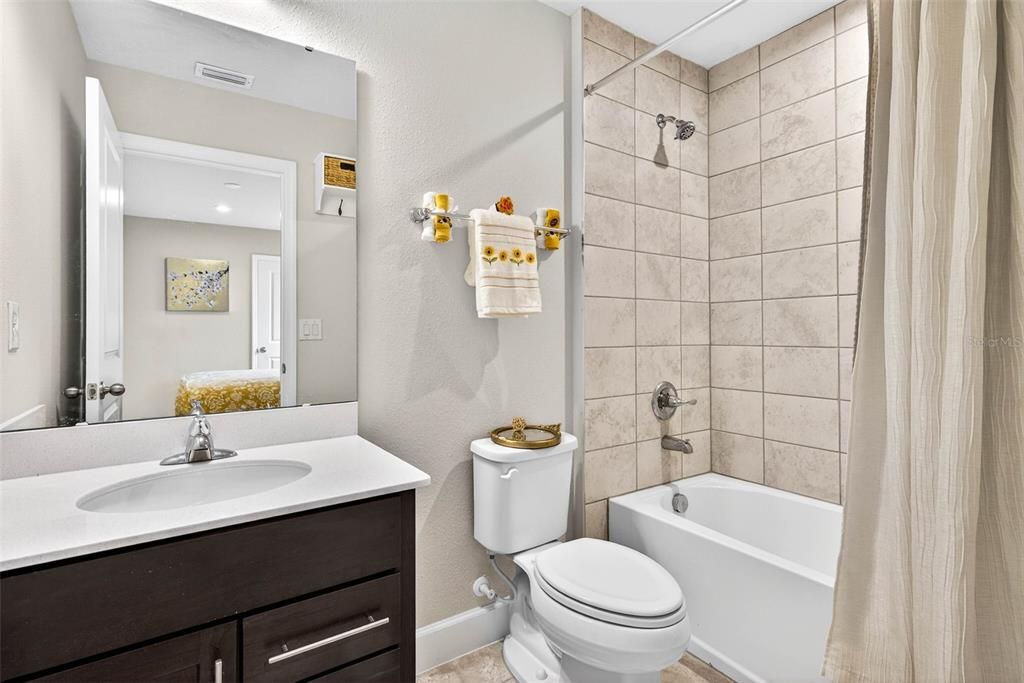 En Venta: $643,000 (5 camas, 4 baños, 3021 Pies cuadrados)