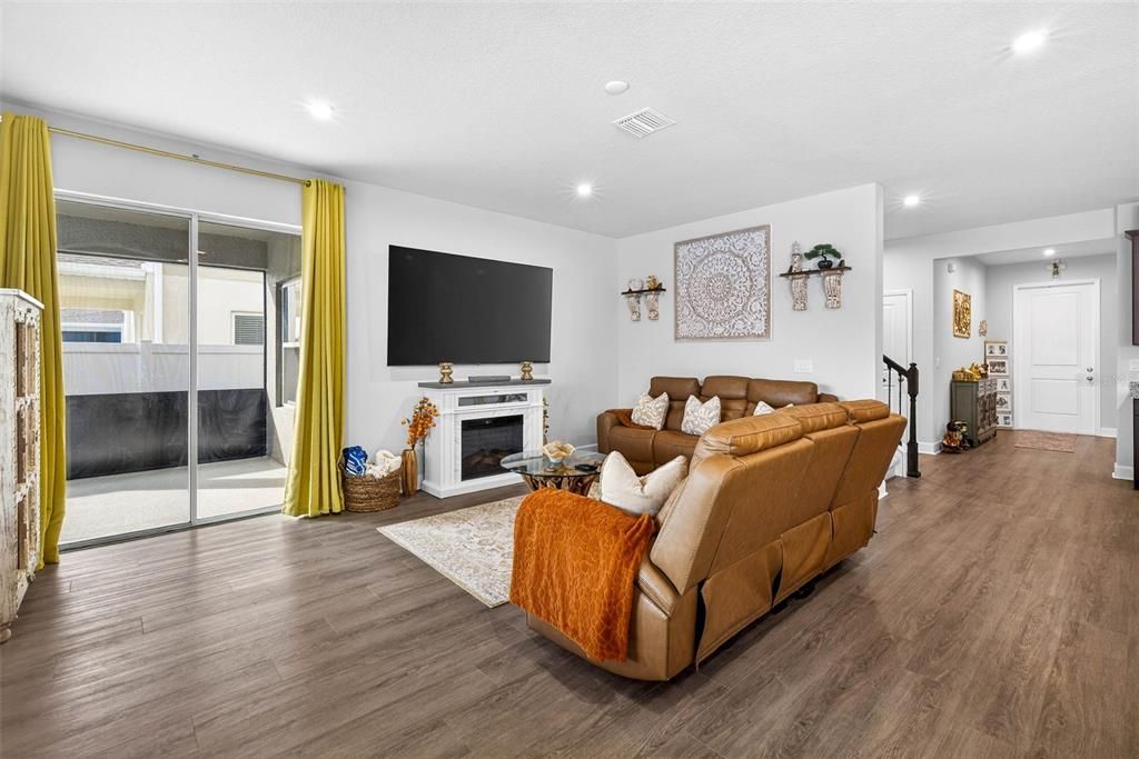 En Venta: $643,000 (5 camas, 4 baños, 3021 Pies cuadrados)