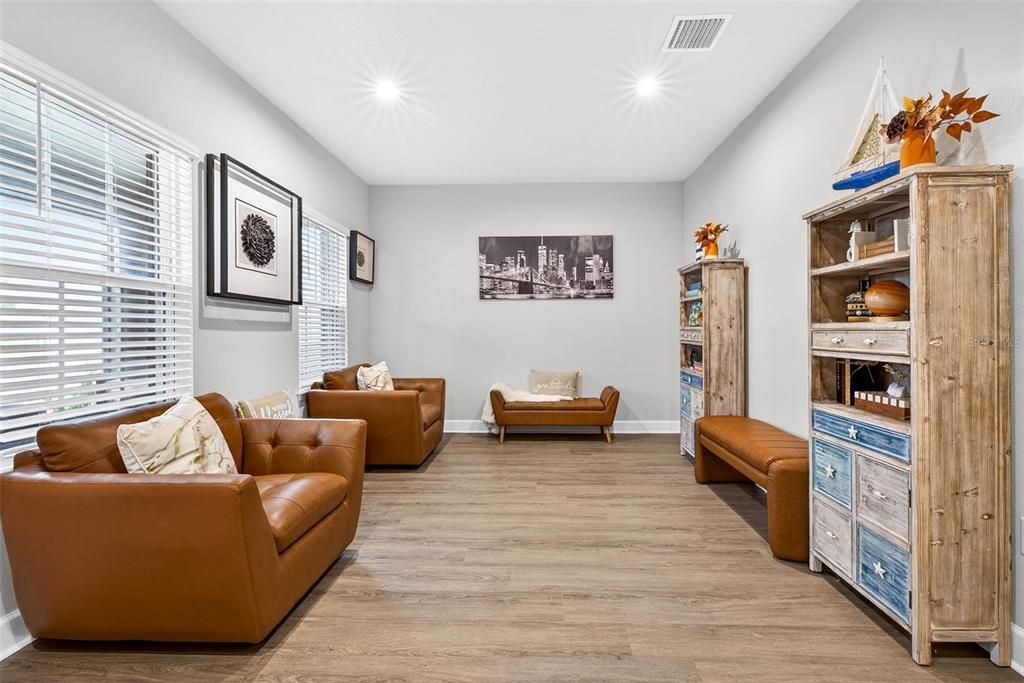 En Venta: $643,000 (5 camas, 4 baños, 3021 Pies cuadrados)