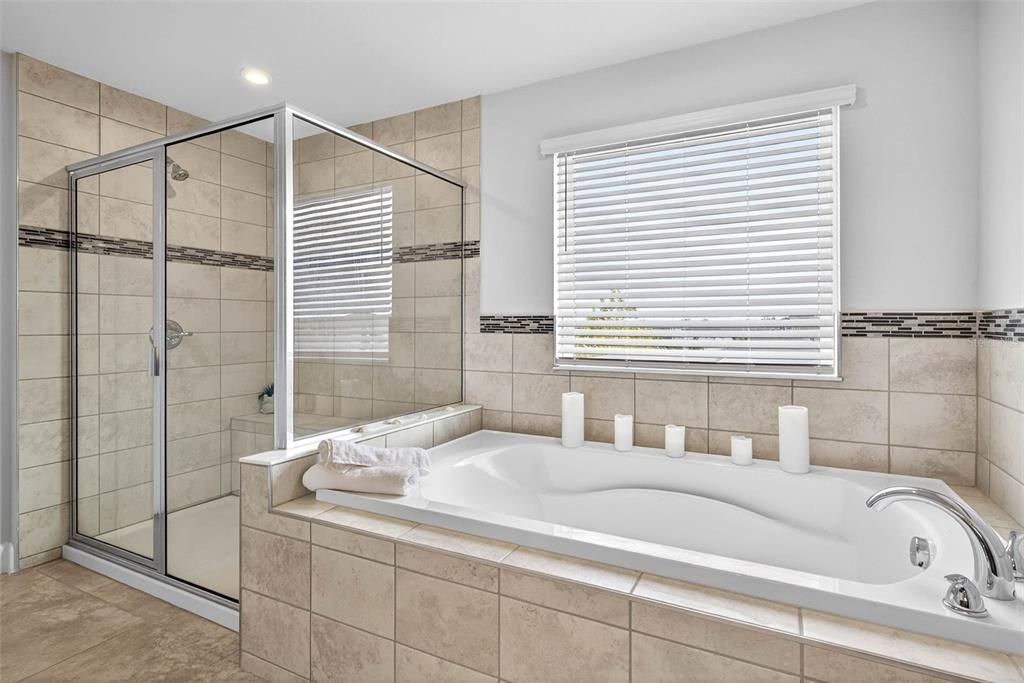 En Venta: $643,000 (5 camas, 4 baños, 3021 Pies cuadrados)