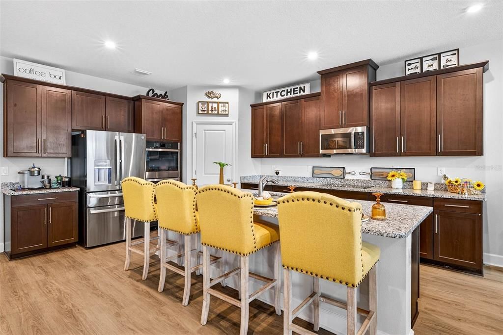 En Venta: $643,000 (5 camas, 4 baños, 3021 Pies cuadrados)