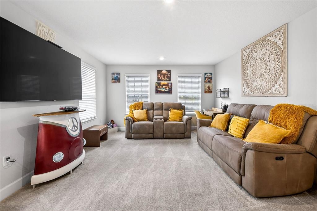 En Venta: $643,000 (5 camas, 4 baños, 3021 Pies cuadrados)