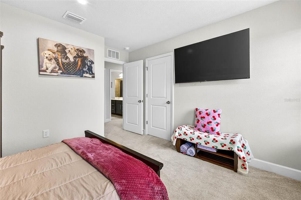 En Venta: $643,000 (5 camas, 4 baños, 3021 Pies cuadrados)