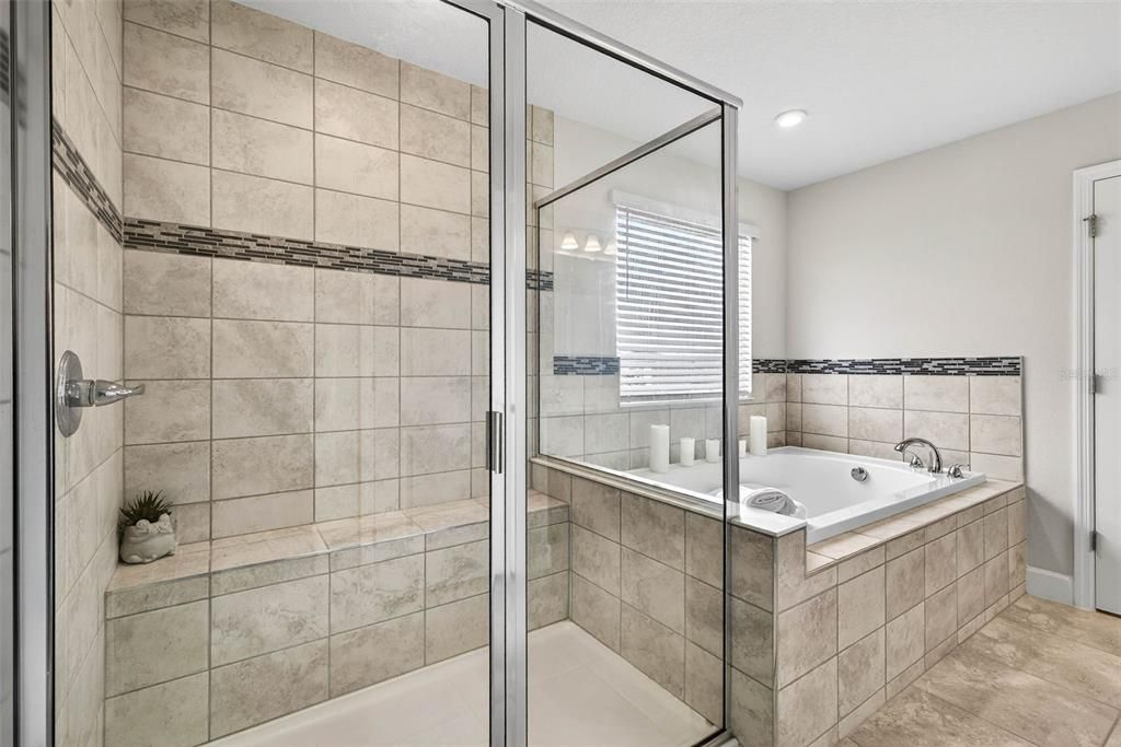 En Venta: $643,000 (5 camas, 4 baños, 3021 Pies cuadrados)