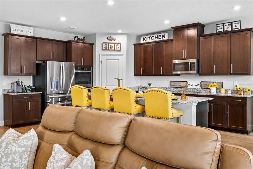 En Venta: $643,000 (5 camas, 4 baños, 3021 Pies cuadrados)