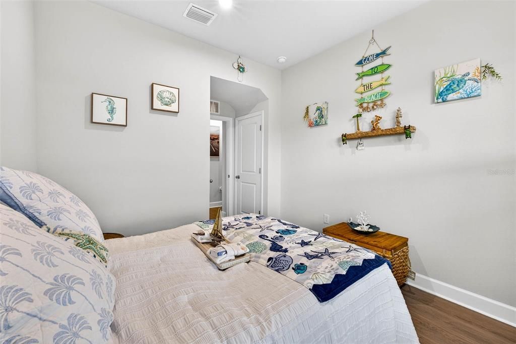 En Venta: $643,000 (5 camas, 4 baños, 3021 Pies cuadrados)