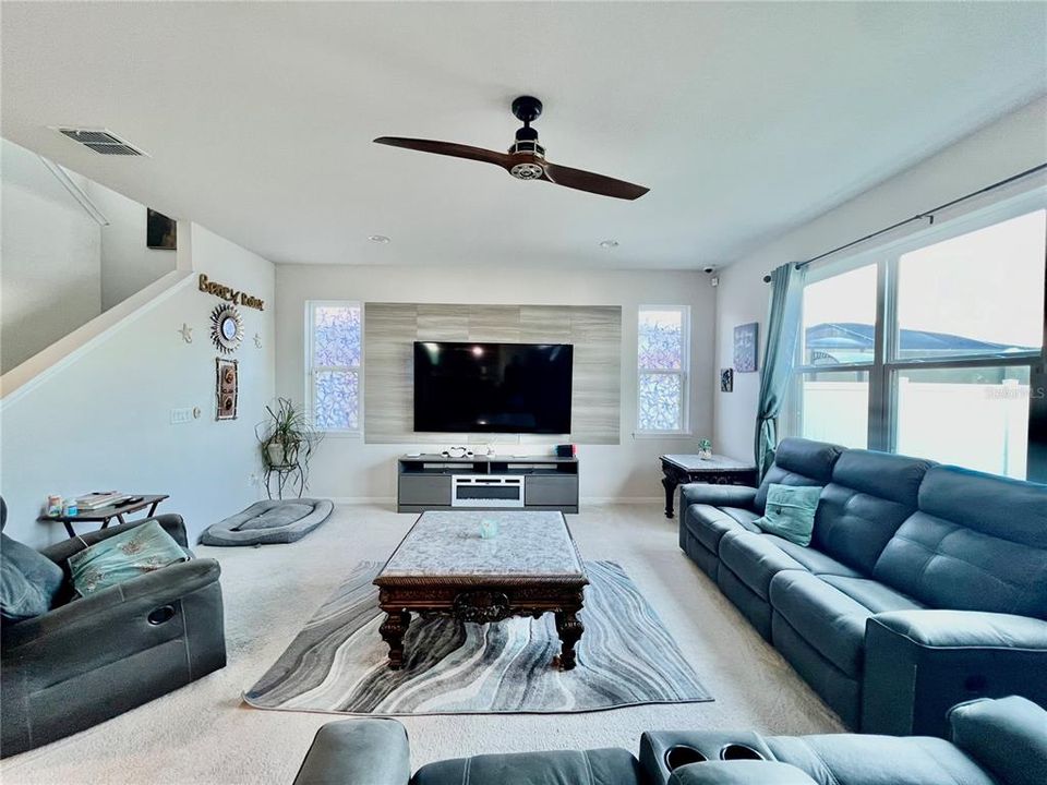 For Rent: $3,200 (5 beds, 3 baths, 3467 Square Feet)