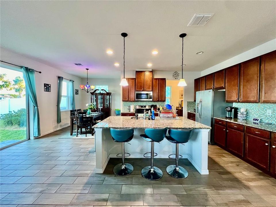 For Rent: $3,200 (5 beds, 3 baths, 3467 Square Feet)