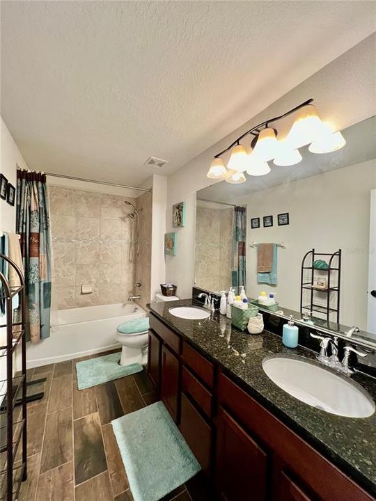 For Rent: $3,200 (5 beds, 3 baths, 3467 Square Feet)