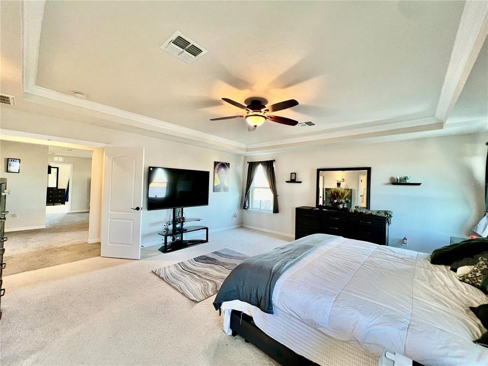 For Rent: $3,200 (5 beds, 3 baths, 3467 Square Feet)