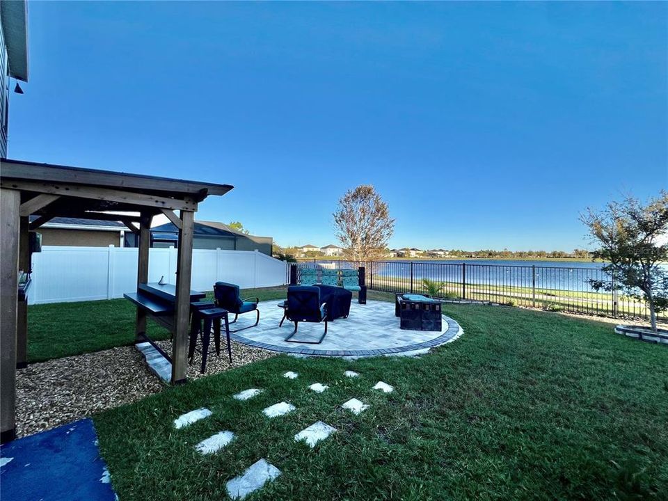 For Rent: $3,200 (5 beds, 3 baths, 3467 Square Feet)