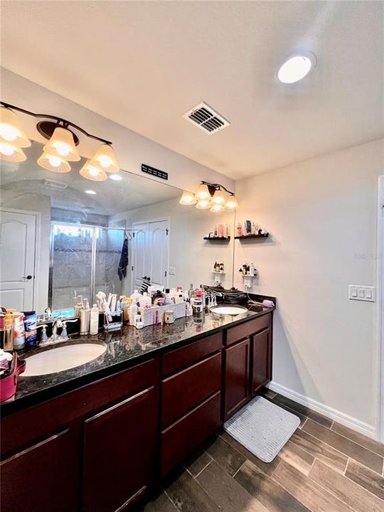 For Rent: $3,200 (5 beds, 3 baths, 3467 Square Feet)