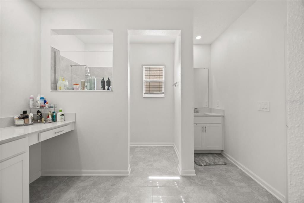 出租: $5,350 (5 贝兹, 3 浴室, 3393 平方英尺)