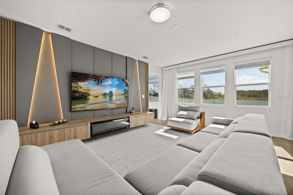 出租: $5,350 (5 贝兹, 3 浴室, 3393 平方英尺)