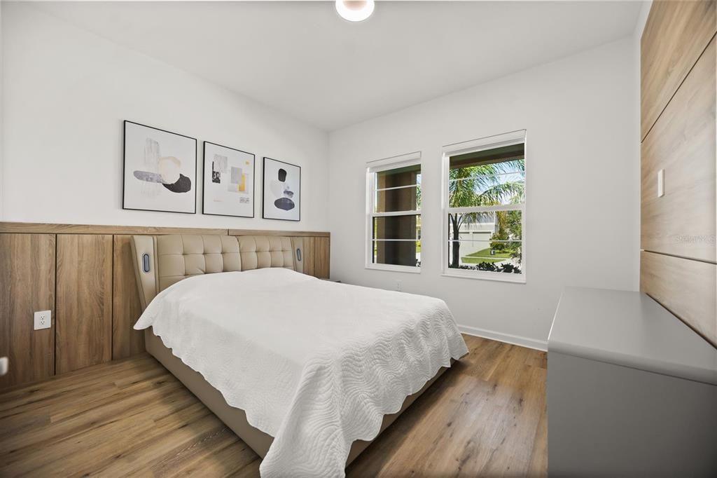 出租: $5,350 (5 贝兹, 3 浴室, 3393 平方英尺)