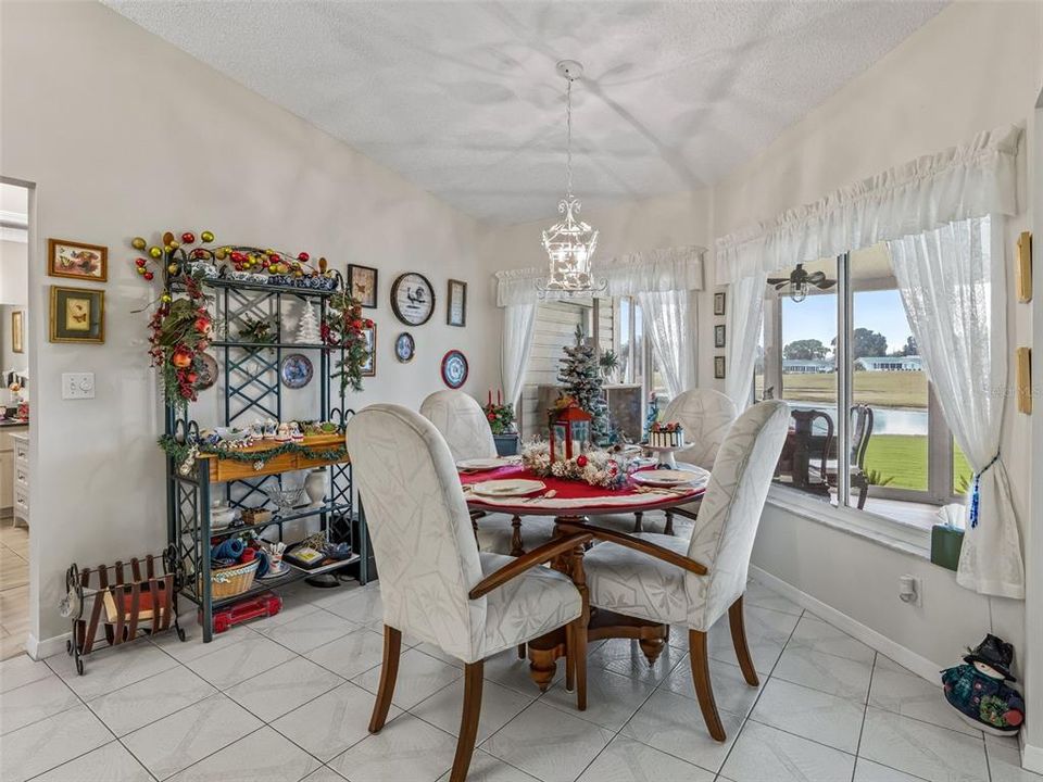 待售: $400,000 (3 贝兹, 2 浴室, 2349 平方英尺)