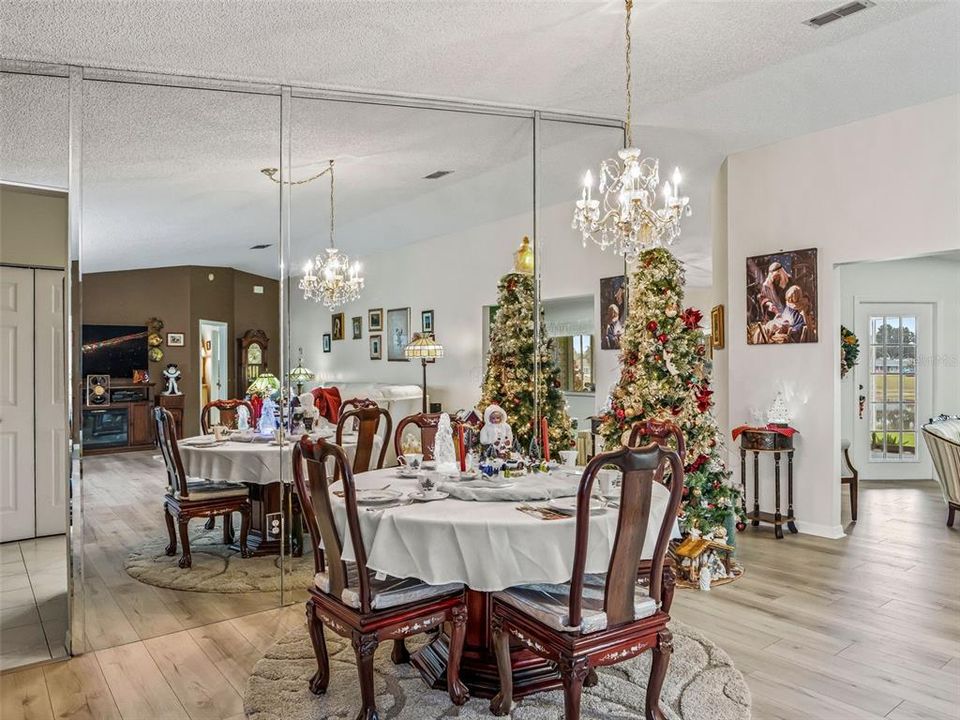 待售: $400,000 (3 贝兹, 2 浴室, 2349 平方英尺)