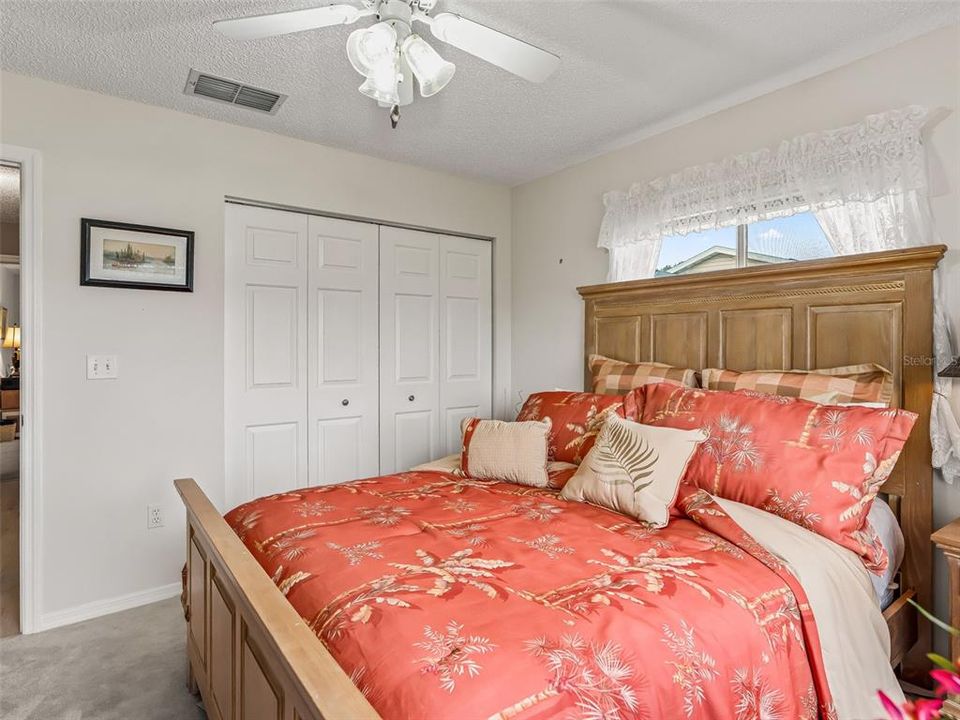 待售: $400,000 (3 贝兹, 2 浴室, 2349 平方英尺)