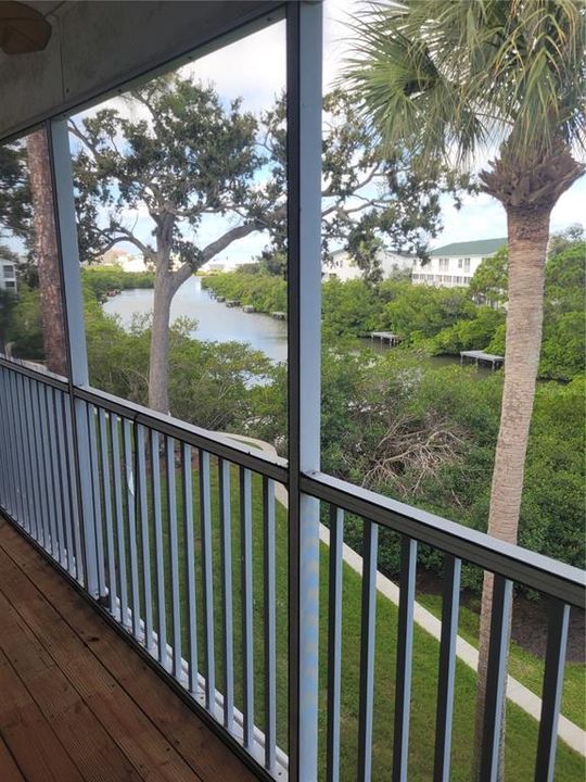 出租: $3,600 (3 贝兹, 4 浴室, 2174 平方英尺)