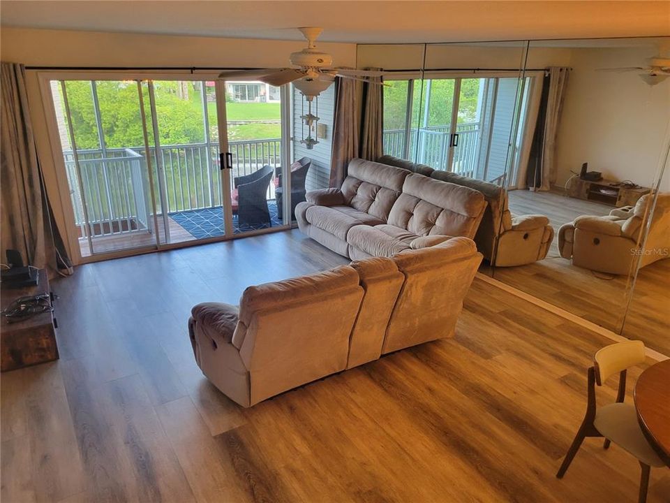 出租: $3,600 (3 贝兹, 4 浴室, 2174 平方英尺)