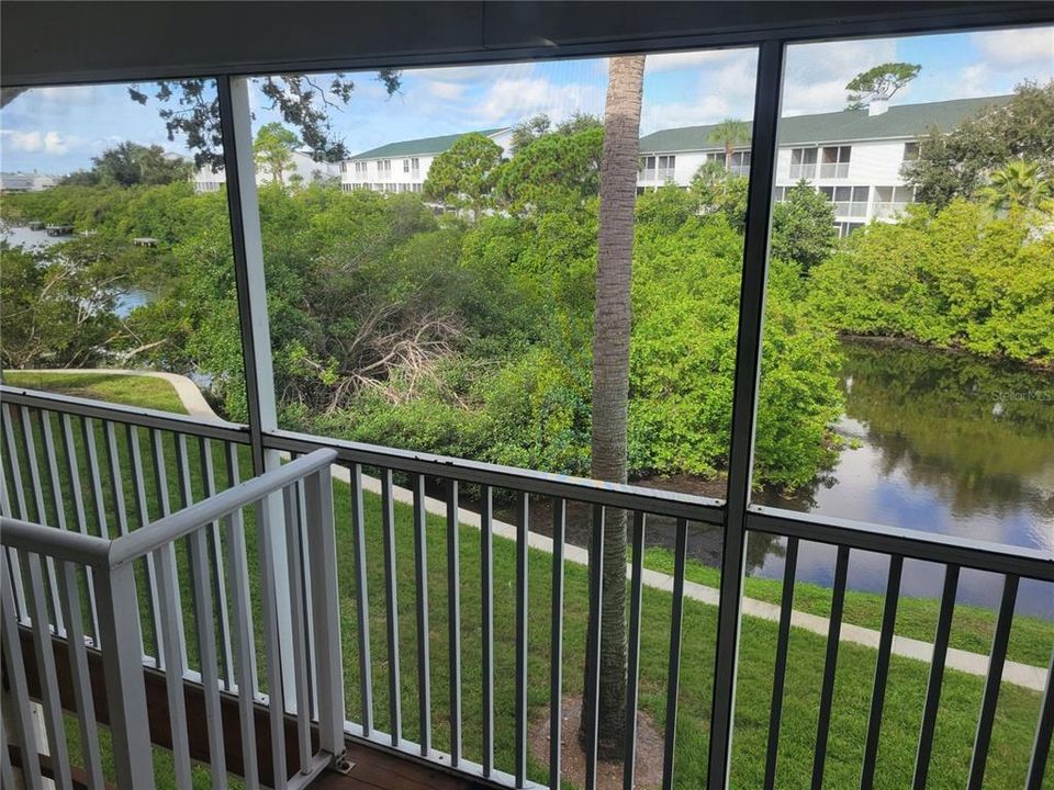 出租: $3,600 (3 贝兹, 4 浴室, 2174 平方英尺)