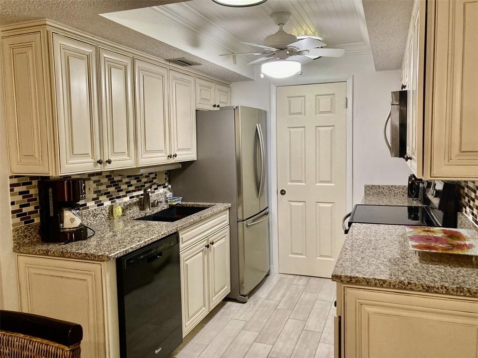 For Rent: $2,800 (2 beds, 2 baths, 1178 Square Feet)