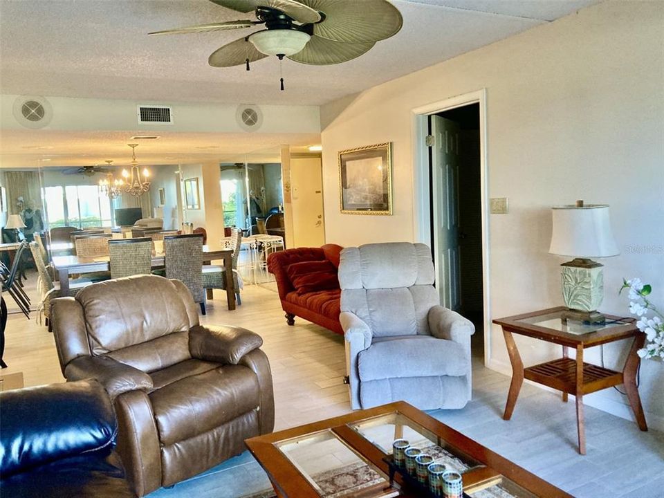 For Rent: $2,800 (2 beds, 2 baths, 1178 Square Feet)