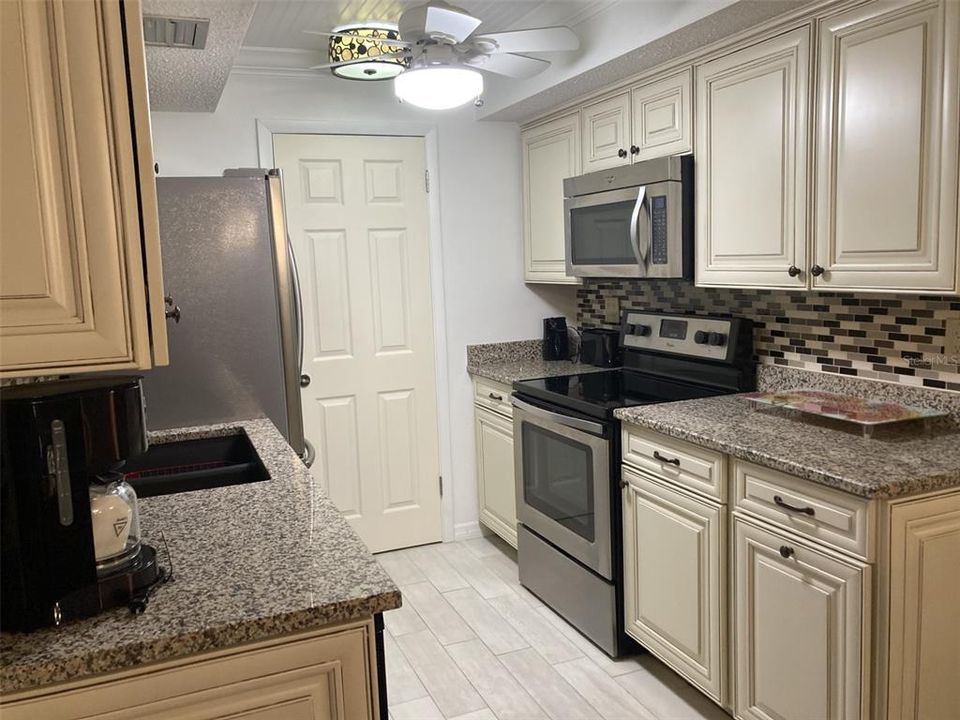 For Rent: $2,800 (2 beds, 2 baths, 1178 Square Feet)