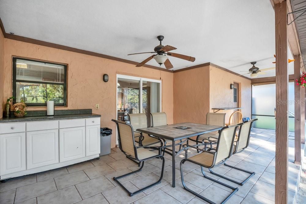 For Sale: $419,900 (3 beds, 2 baths, 1940 Square Feet)