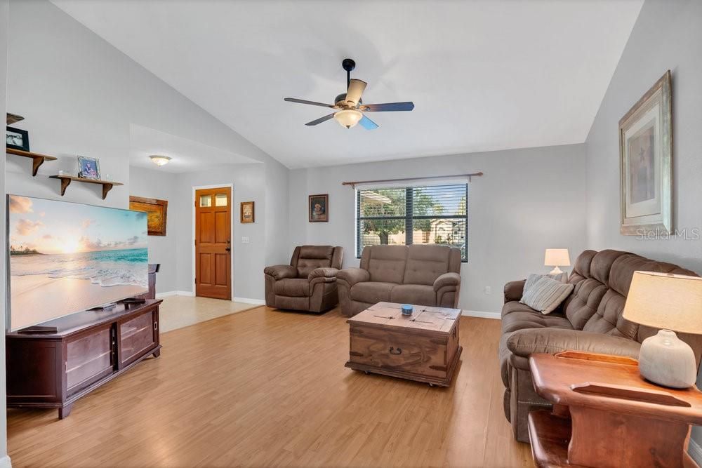 For Sale: $419,900 (3 beds, 2 baths, 1940 Square Feet)