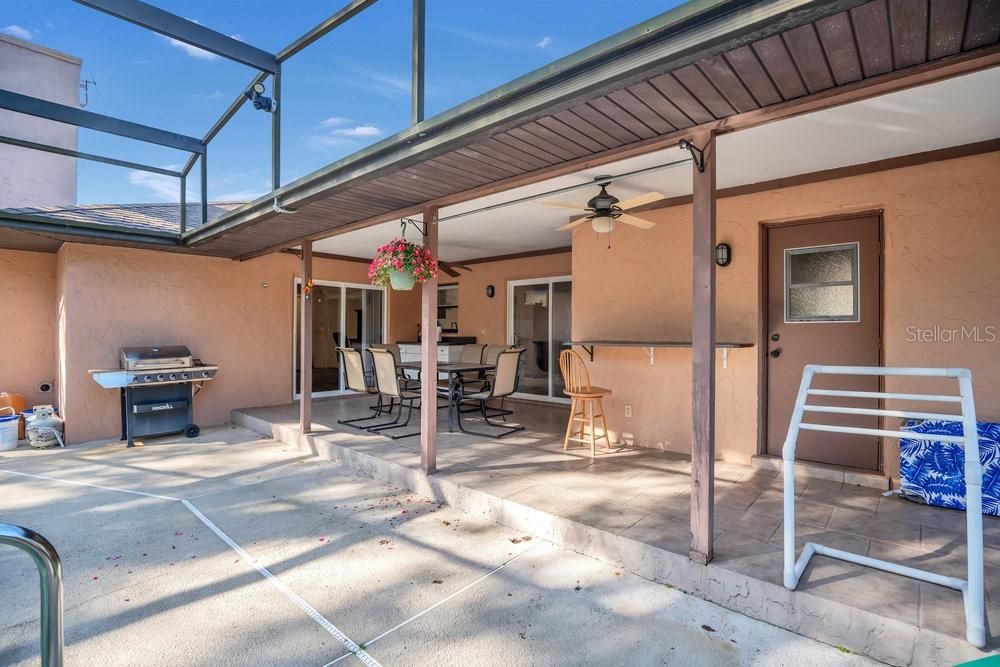 For Sale: $419,900 (3 beds, 2 baths, 1940 Square Feet)