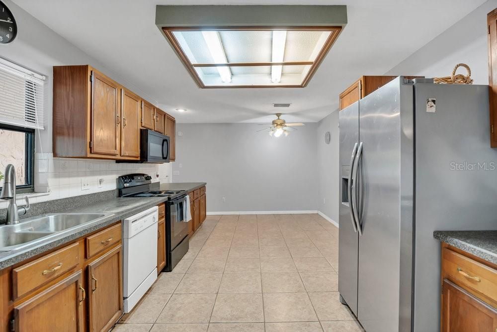 For Sale: $419,900 (3 beds, 2 baths, 1940 Square Feet)