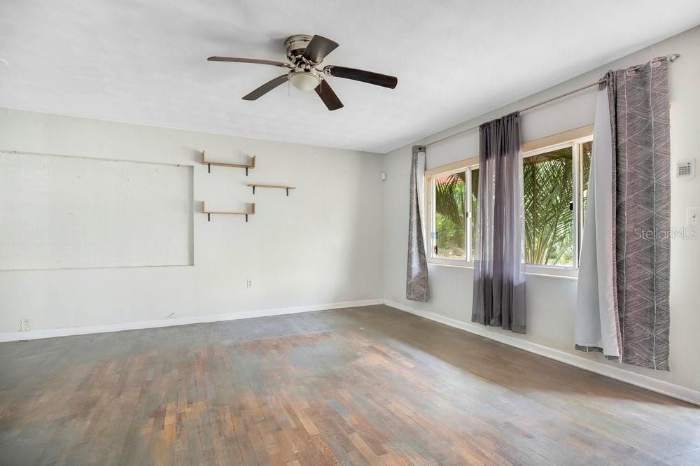 En Venta: $275,900 (3 camas, 1 baños, 1129 Pies cuadrados)