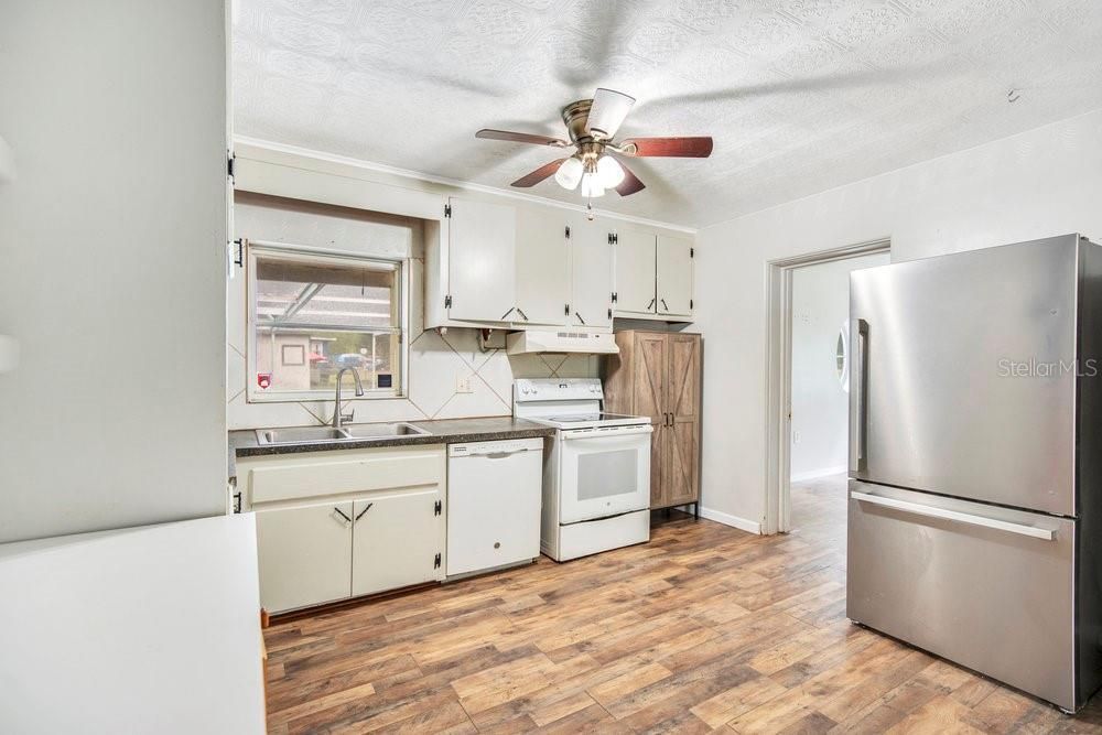 En Venta: $275,900 (3 camas, 1 baños, 1129 Pies cuadrados)