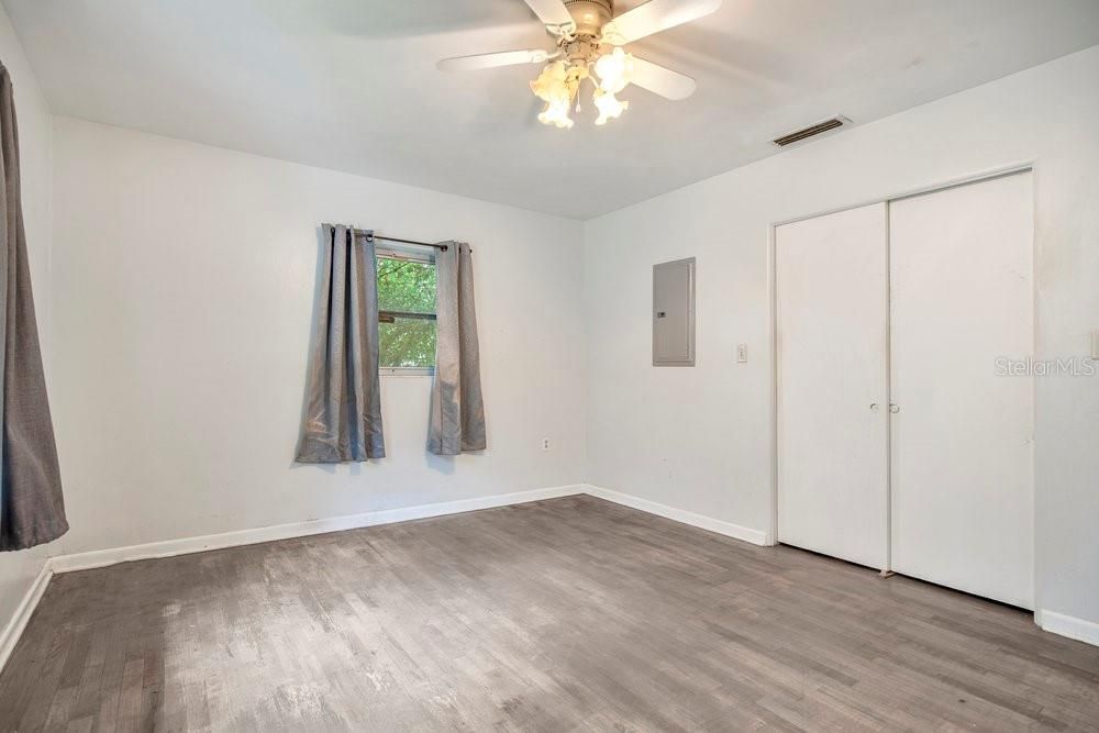 En Venta: $275,900 (3 camas, 1 baños, 1129 Pies cuadrados)