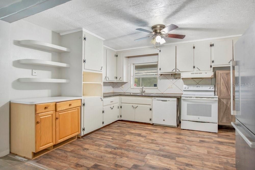 En Venta: $275,900 (3 camas, 1 baños, 1129 Pies cuadrados)