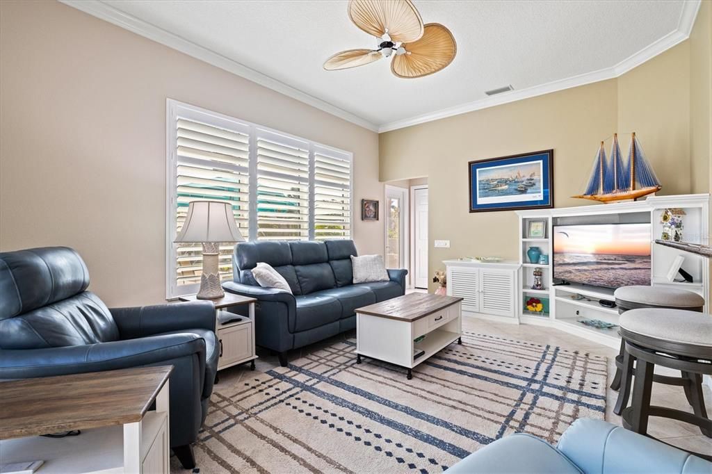 На продажу: $962,000 (3 спален, 2 ванн, 2055 Квадратных фут)